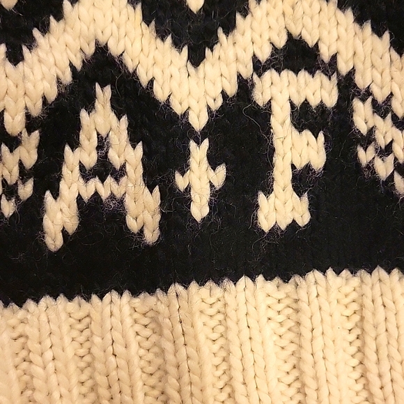 Abercrombie and Fitch scarf. Like new. - Picture 2 of 2